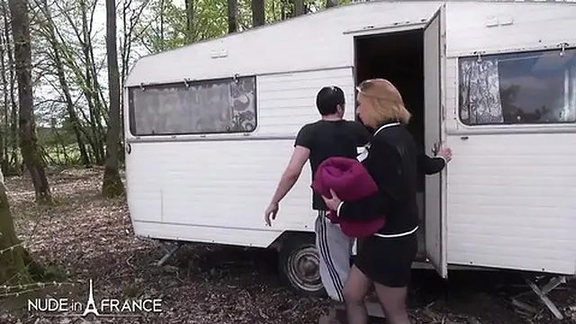 I got some senior citizens′ nasty booty outdoor ass🍑-fucked brutally by the groundskeeper