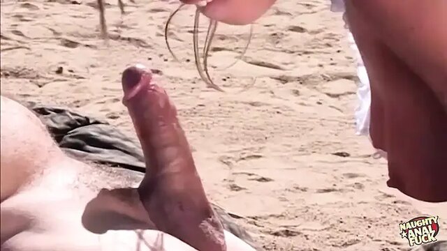 Stunning Hitchhiker Naomi Russell Gets Her Perfect Tushy Railed in the Middle of the Desert