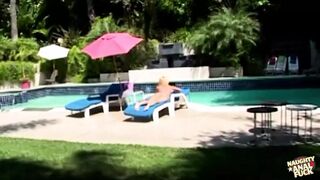 Blonde babe gets blasted by hammering cock🍆, taking deepthroat and ass🍑