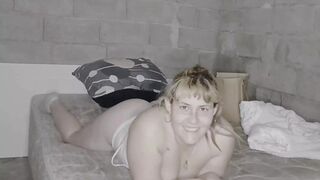 Juicy Mamma Reaches New Heights, Unleashing First Eruption During Steamy Sesh
