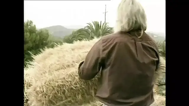 A Blend of Raw and Raunch Sex Scenes