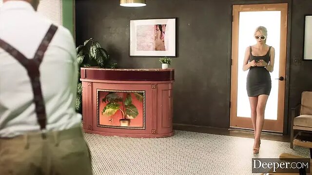 Blonde baddie Cecelia Taylor loves it rough and deep