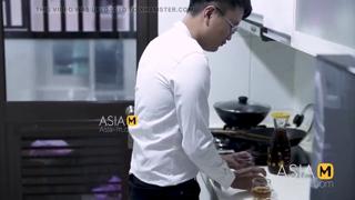 Yue Ke Lan's horny🥵 colleague gets pounded, unleashing her raw, animalistic passions