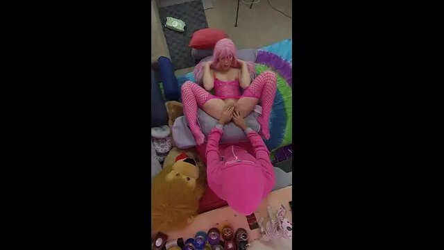 Colombian-Chilean girl gives confession to her guy