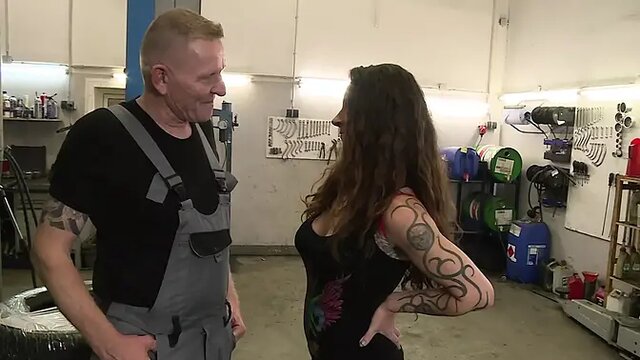 sexy garage threesome with mature MILF and big cocks