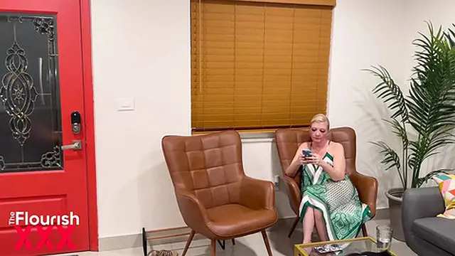 Madalynn Moon & Massagebyblack: Hot Anal👌 Action at Kink Hotel