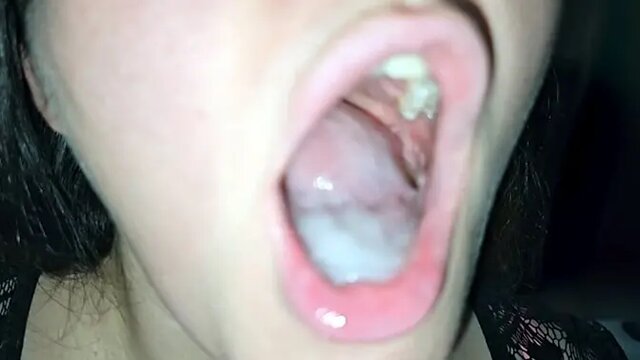 Mature MILF gives deep blowjob and swallows multiple loads