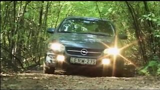 Forest Fuck: Ass他妈的 & Finger-ing