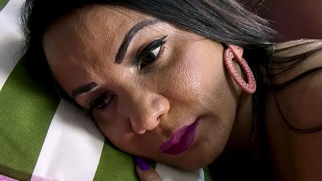 Night Comes, I Will Always Kiss Them Goodnight