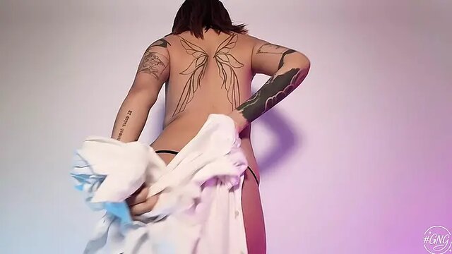 Amateur babe gags on cock while wearing big anal plug