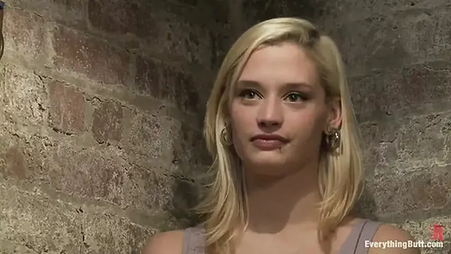 Lacey Gets Fucked By Dragonlily In Her Ass🍑