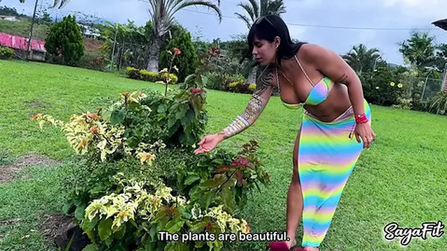 I ride the gardener on my farm while my husband′s away - Sayafit