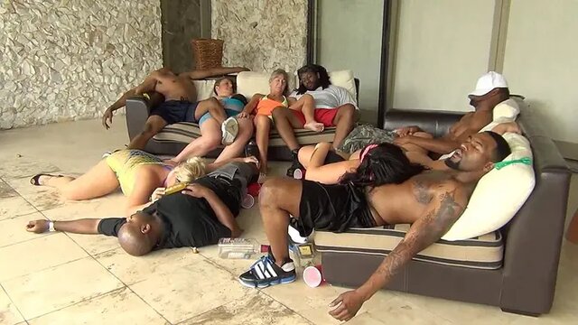 Black man and white woman enjoy interracial blowjob feast