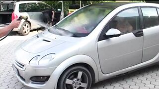 This Italian Slut Gets Fucked by the Wash Boy