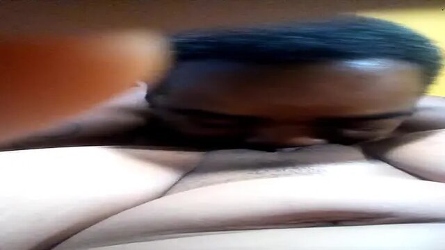 Love eating and rubbing her pussy