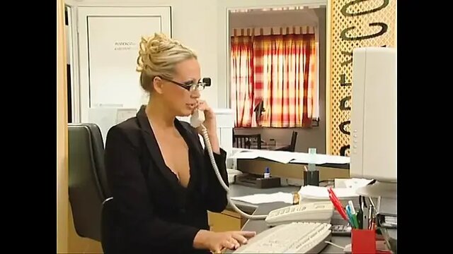 German Secretary gets fucked hard in vintage style