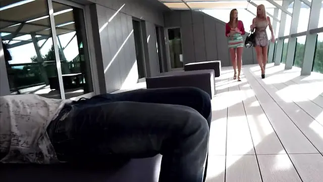 Blonde Babe Tries Anal👌 and Threesome Sex