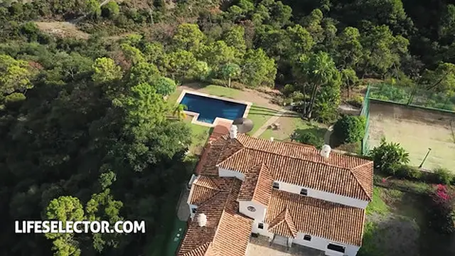 Bridesmaid Alexis Crystal and Sexy Guest Eva Generosi Seduce You in Private🤫