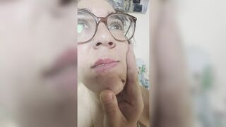 Good fuck in the ass and leaves her cum inside my ass