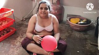 Indian Desi bhabhi fuking neighbour boy's