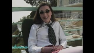 A Severe Anal Impact for the Sweet Ass of a Brunette in Heat