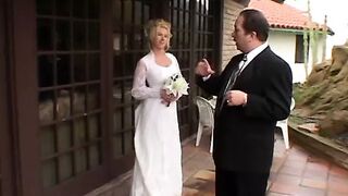 Flicking tongue on slick pole, succulent cleavage swallows cock🍆, anus receives punishing thrust