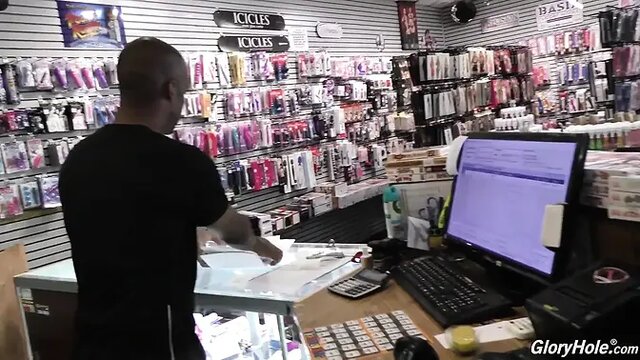 Round as booty babe Aidra Fox takes two black cocks at a gloryhole