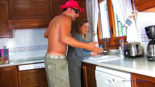 Kitchen bbw gets ass fucked