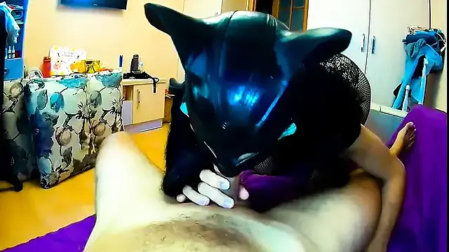 Mature model goes from sucking shaft to getting pounded rigid 