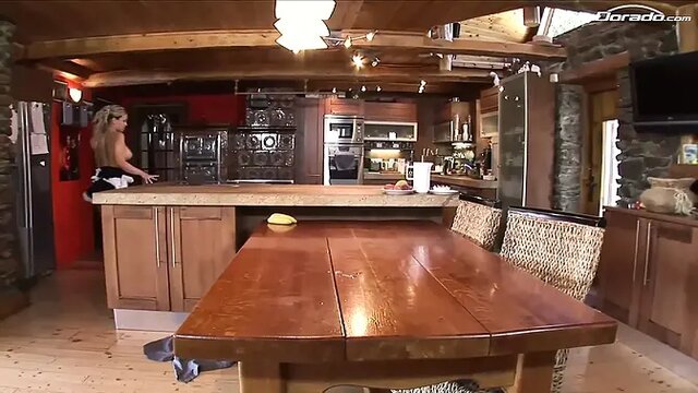 Amateur MILF takes it hard in the ass