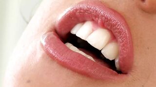Raunchy Hannah Hunter gets her solo on, unleashing filthy fantasies on herself