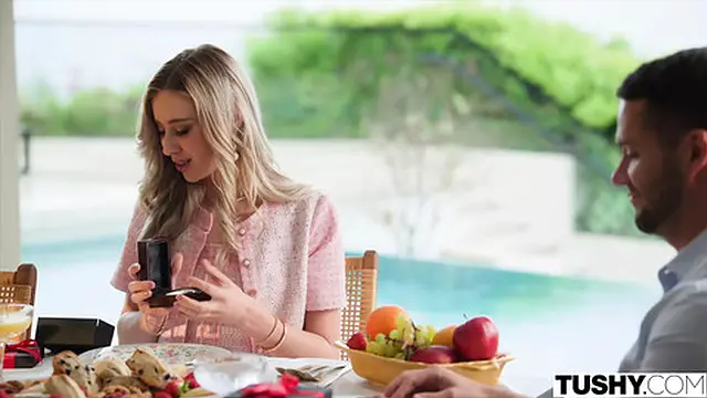 Hubby′s Ass🍑 Obsessed Beauty Haley Gets Her Rear Destroyed by Sex Toys