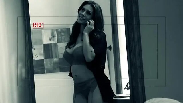 My girlfriend, a MILfy with pussy hair, takes it in her fullness